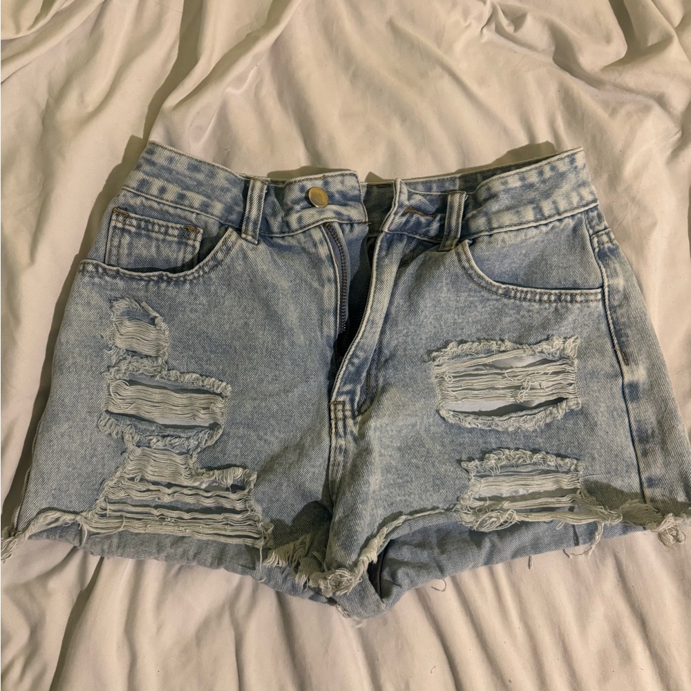 SHEIN Light Wash Distressed Denim Shorts – Size 27